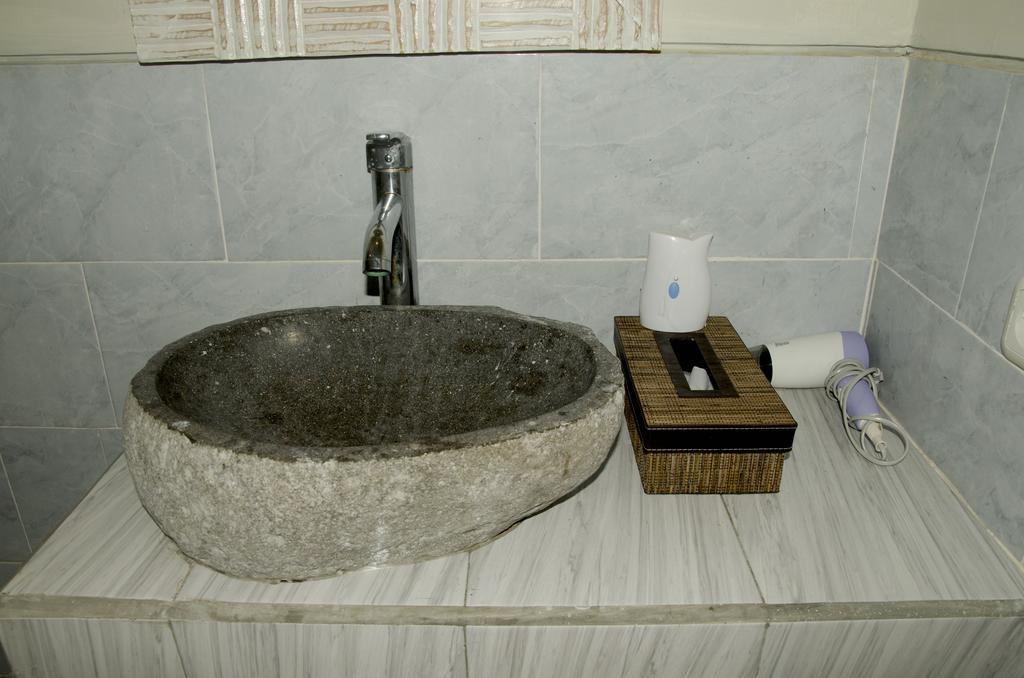 Kakiang Guesthouse นูซาเลมโบงัน ภายนอก รูปภาพ